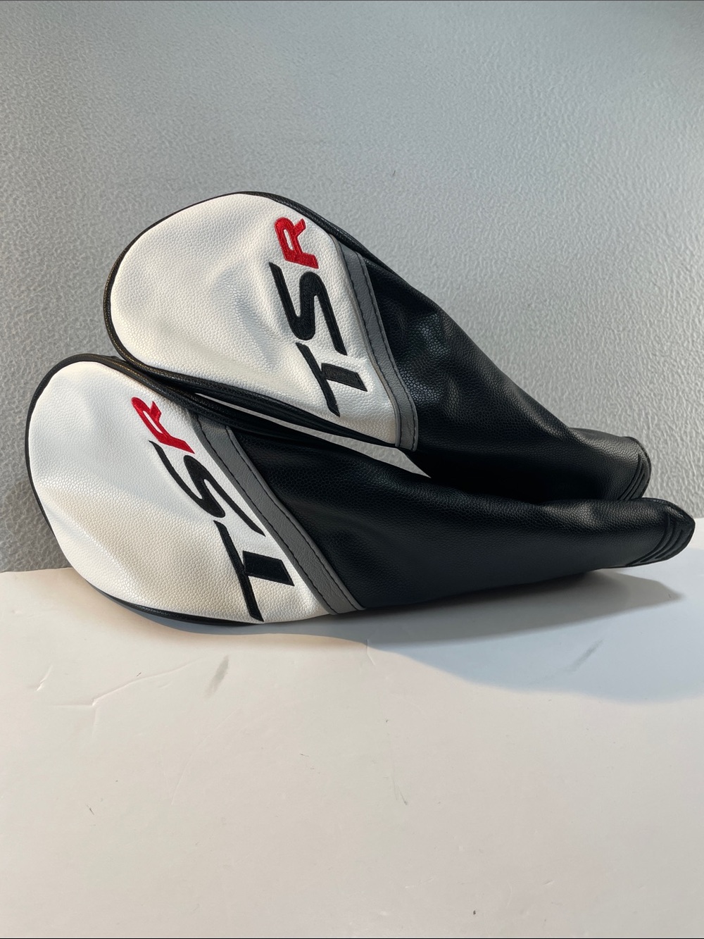 Titleist TSR Driver & 18 Slide On Club Covers